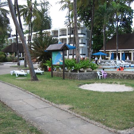 Kenya Bay Beach Hotel Бамбури Экстерьер фото